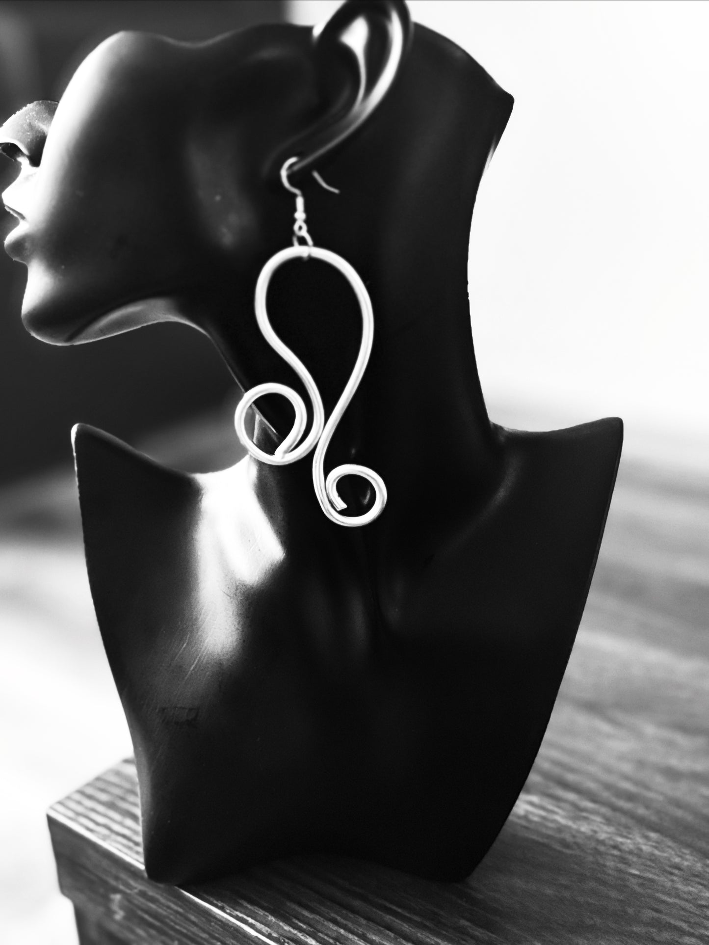 This piece belongs to a woman who knows that the most striking statements are often the simplest ones- and that confidence doesnt need embellishment.