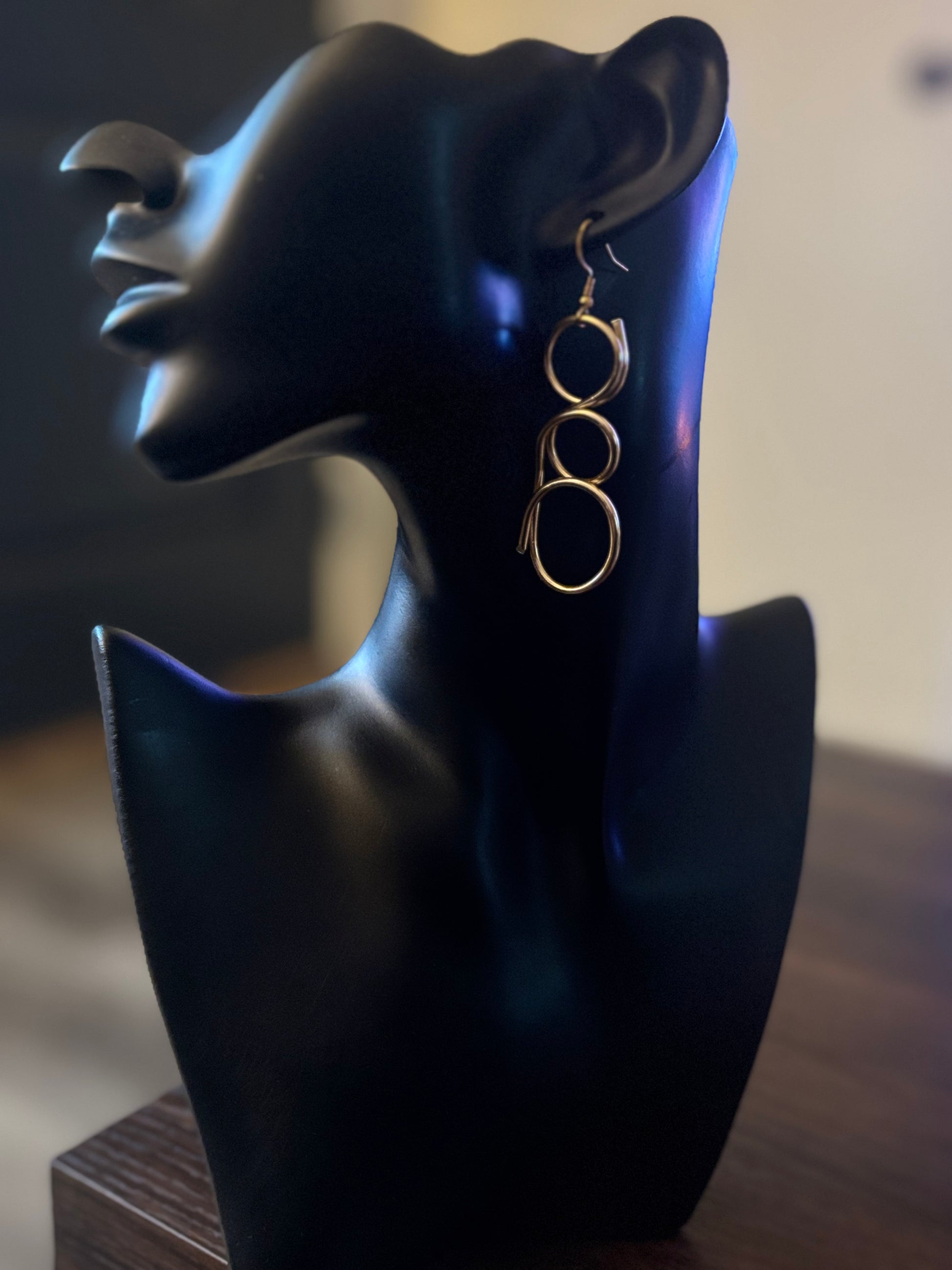 This is for a woman whose elegance is effortless and whose power doesnt need to announce itself. 